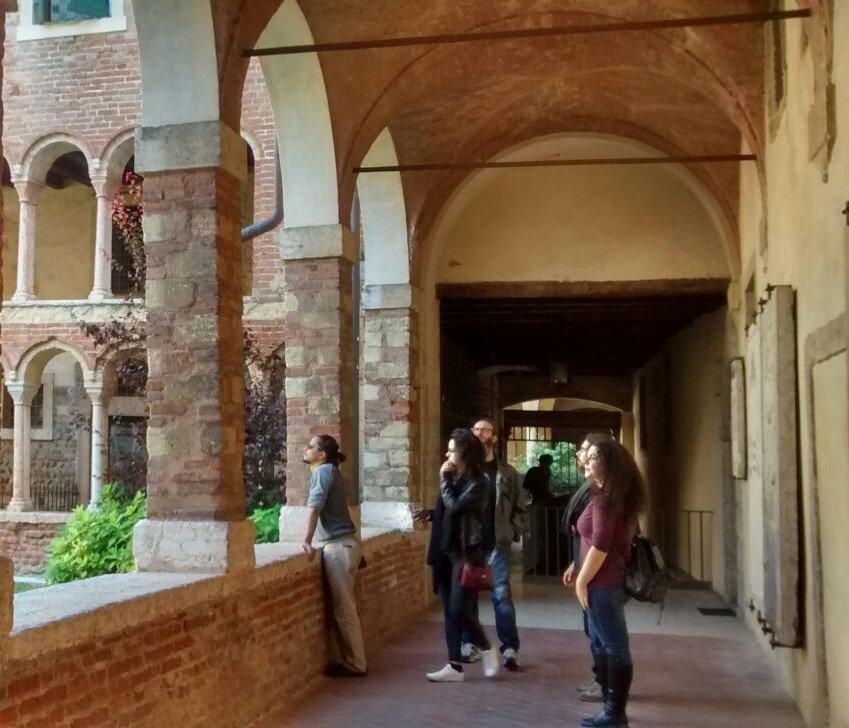 Gita a Verona cortile Duomo
